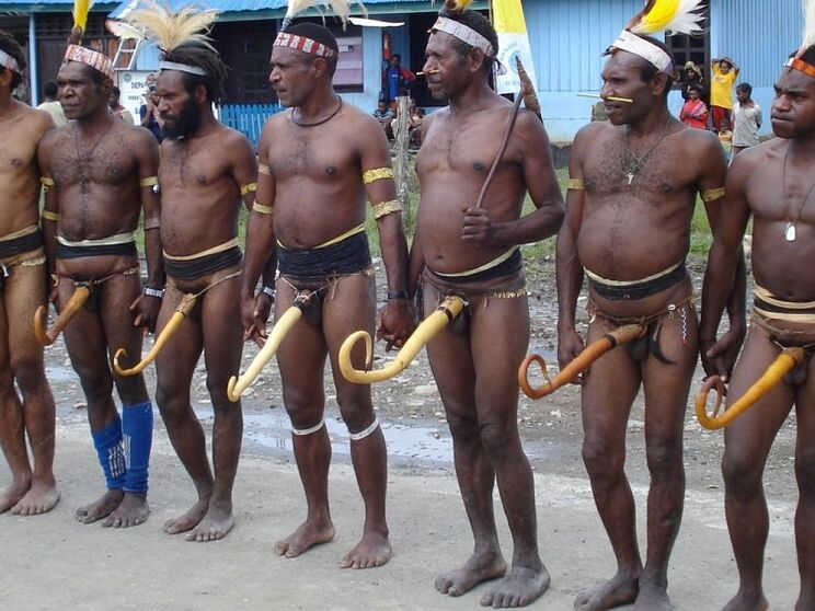 Papúas co pene agrandado